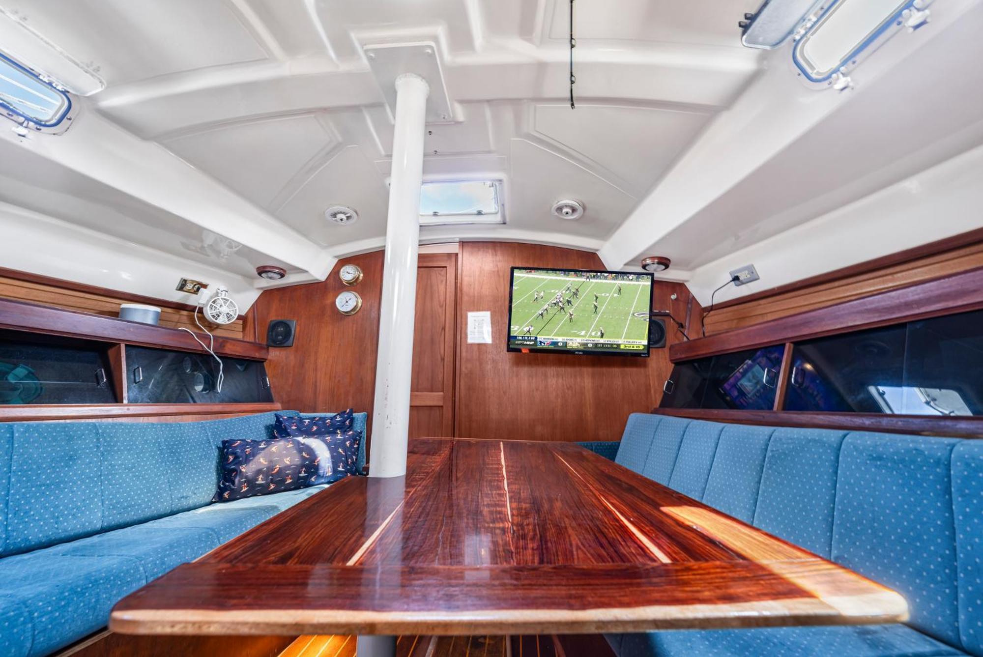 Hotel en barco Your Private Sailboat To Sleep Onboard