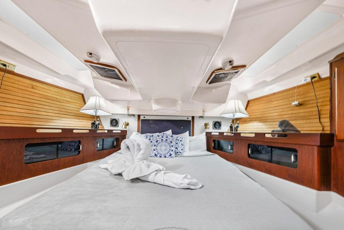 Your Private Sailboat To Sleep Onboard * Isla Mujeres