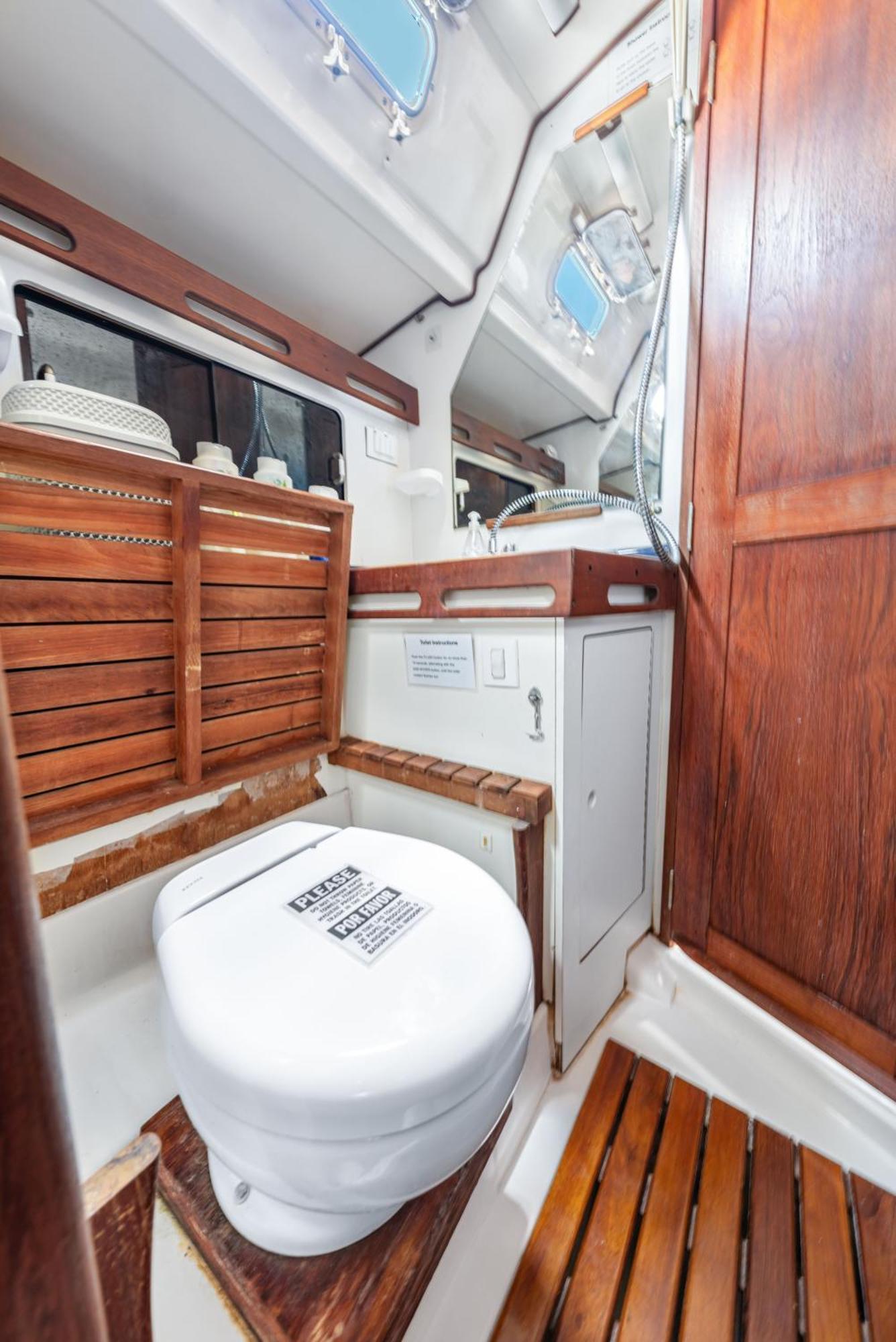 Your Private Sailboat To Sleep Onboard *