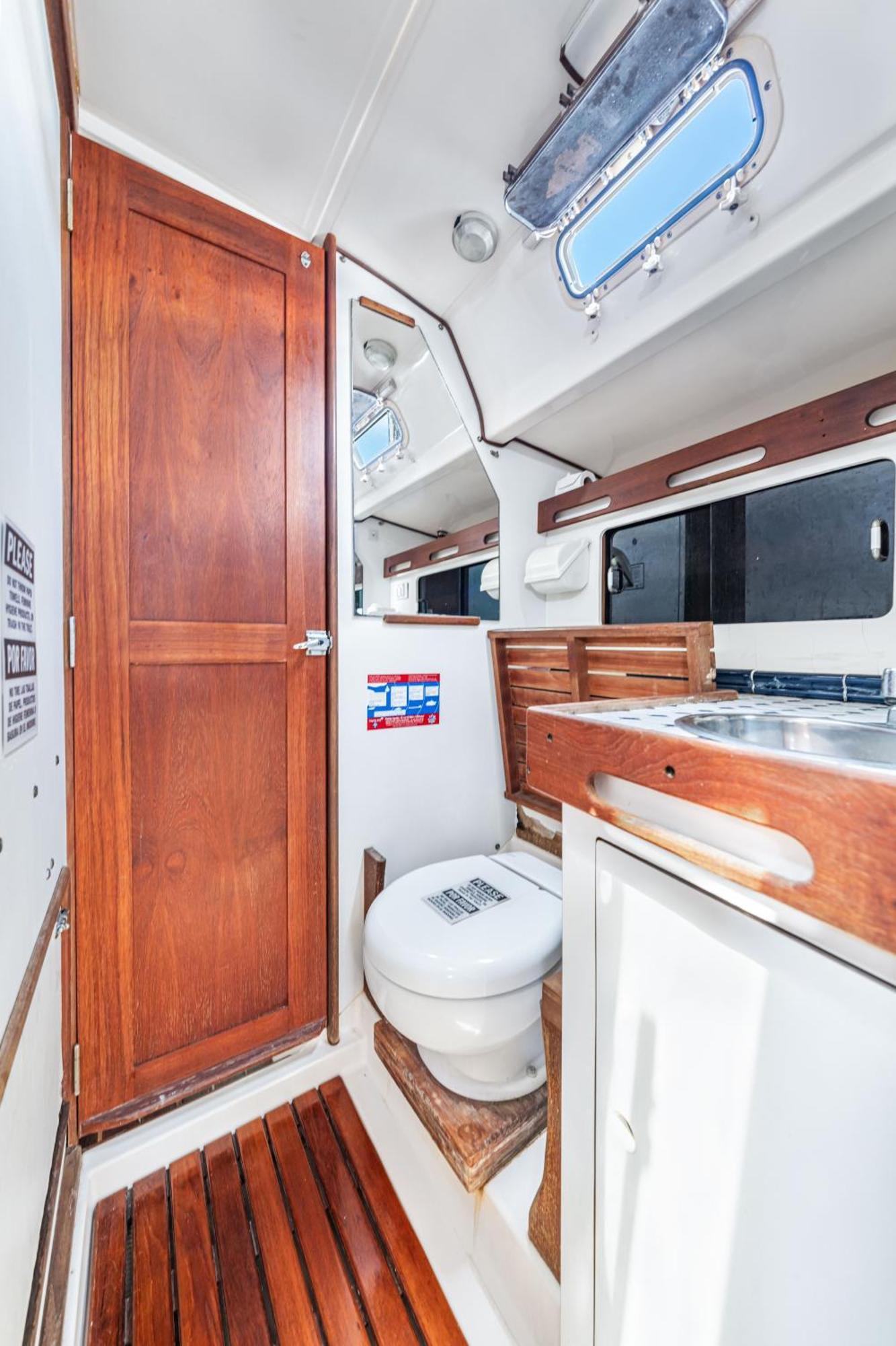 Your Private Sailboat To Sleep Onboard *